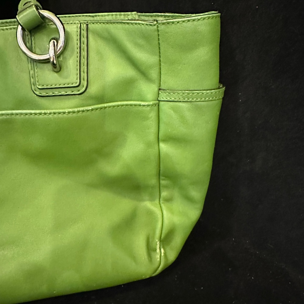 ☘️Coach Vibrant VINTAGE Gorgeous  Green LeatherTote Arm Candy - Picture 14 of 16